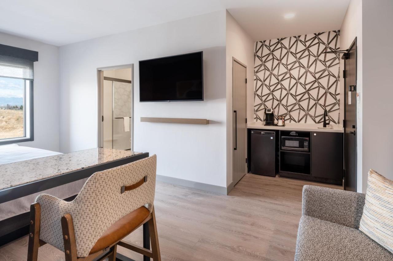 Atwell Suites - Denver Airport Tower Road By Ihg Esterno foto